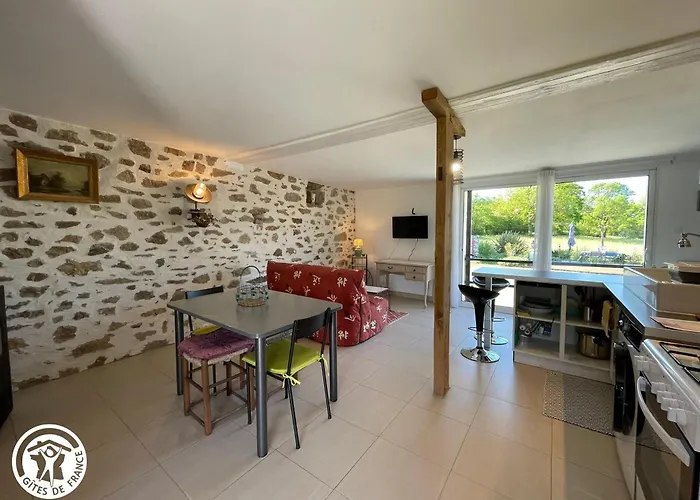 A Beaufou Avec Terrasse Privee - Fr-1-426-581 *