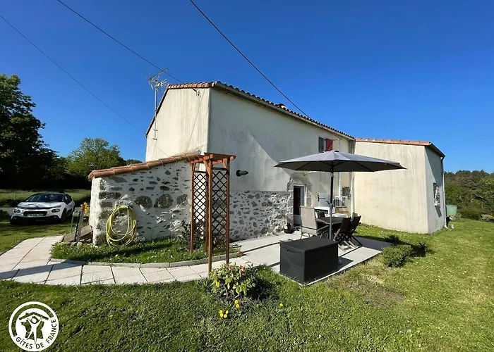 A Beaufou Avec Terrasse Privee - Fr-1-426-581 Saint-Étienne-du-Bois